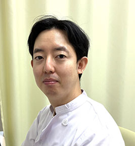 鈴木優太郎